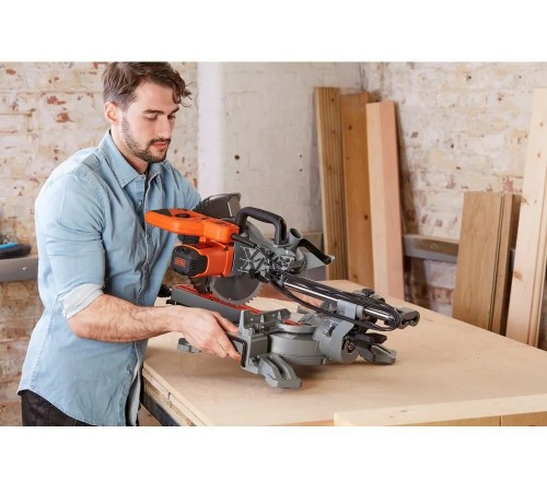 Пила торцювальна мережева BLACK+DECKER BES710