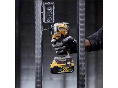 Імпакт шуруповерти DeWALT з функцією Precision Drive