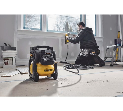 Компресор повітряний акумуляторний DeWALT DCC1018N