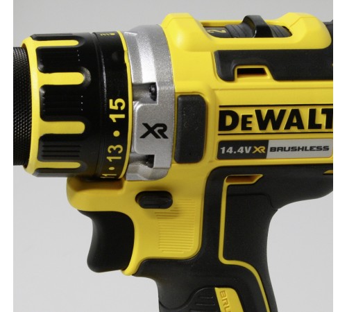 Дриль-шуруповерт із безщітковим двигуном DeWALT DCD732D2