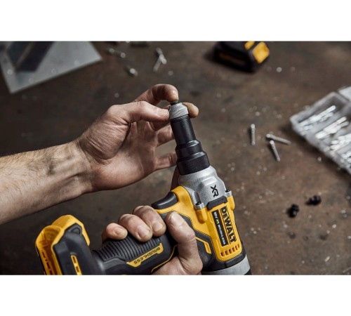 Заклепочник акумуляторний безщітковий DeWALT DCF414NT