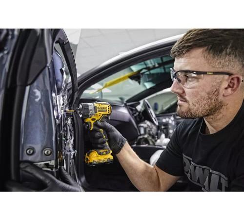 Шуруповерт акумуляторний безщітковий DeWALT DCF601D2