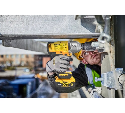 Гайковерт ударний акумуляторний безщітковий DeWALT DCF900NT