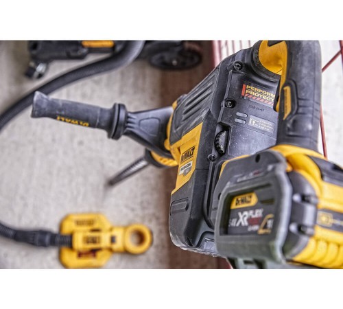 Акумуляторний безщітковий перфоратор SDS-MAX DeWALT DCH773Y2