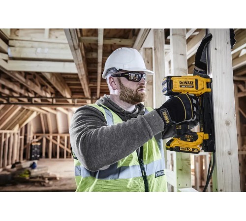 Степлер скобозабивний акумуляторний DeWALT DCN701D2