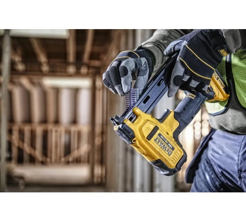 Степлер скобозабивний акумуляторний DeWALT DCN701D2