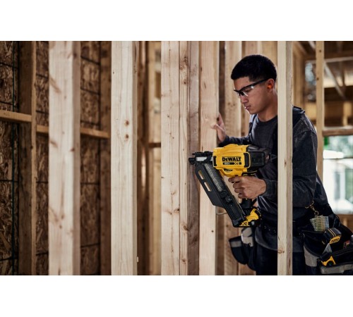 Акумуляторний нейлер, цвяхозабивний пістолет DeWalt DCN930N