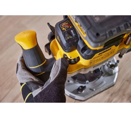 Занурювальний акумуляторний фрезер DeWALT DCW620H2